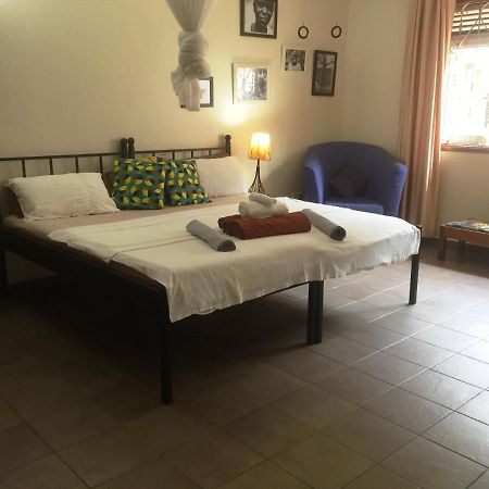 Carpe Diem Guesthouse Entebbe Dış mekan fotoğraf