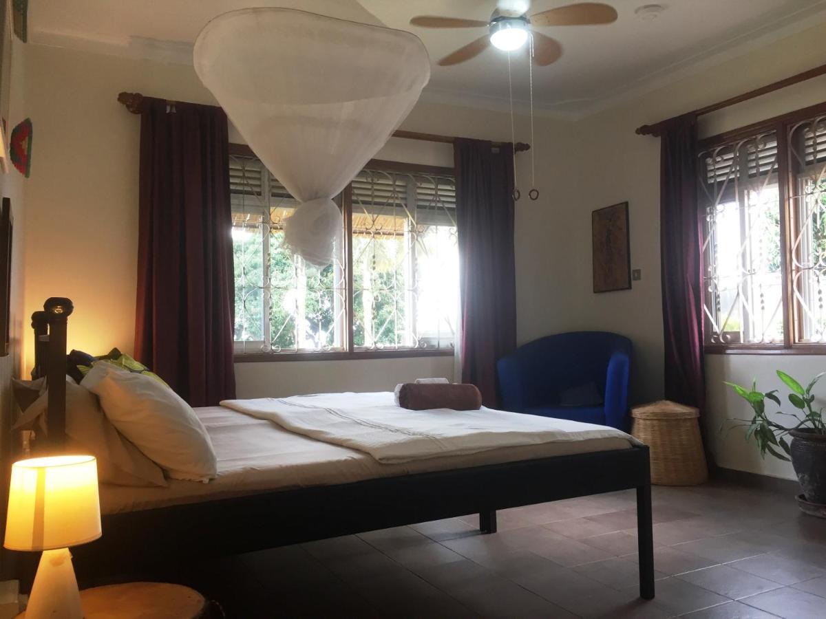 Carpe Diem Guesthouse Entebbe Dış mekan fotoğraf